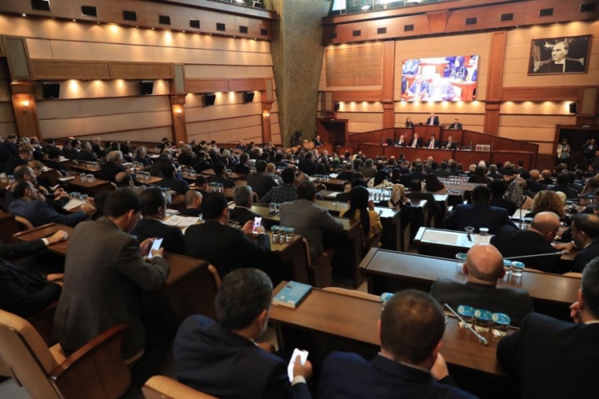 İstanbul’da su zammı teklifi AK Parti ve MHP grubunun oylarıyla reddedildi