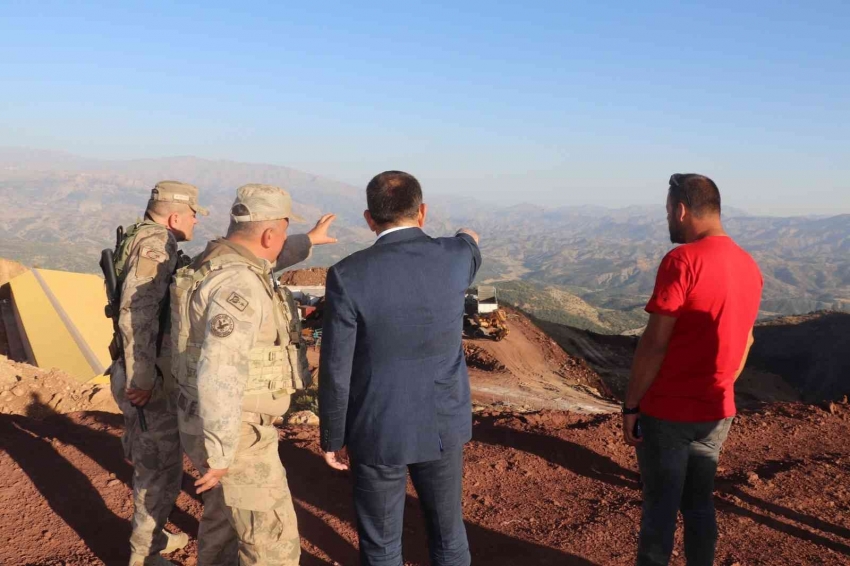 Vali Hacıbektaşoğlu, üs bölgelerinde incelemelerde bulundu