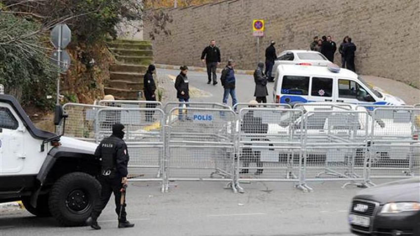 Taksime polis kuşatması