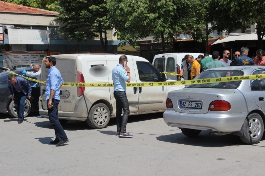 Kurye aracındaki şifreli kasadan bir çuval para çalındı