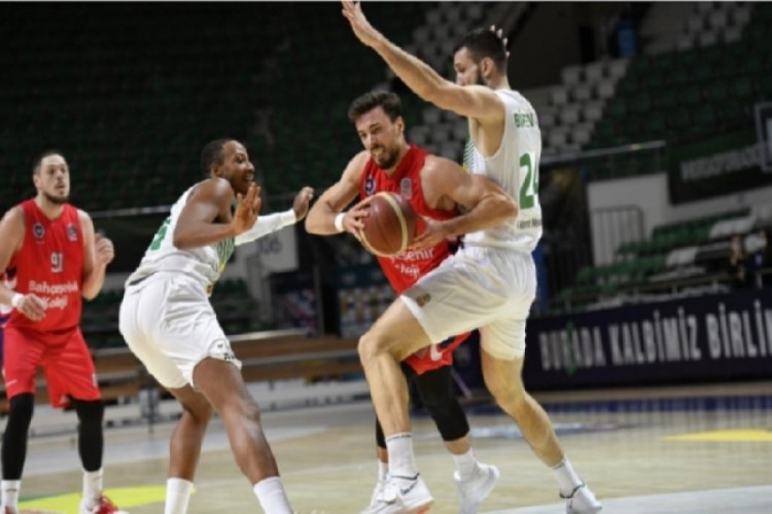 Frutti Extra Bursaspor: 67 -64 Bahçeşehir Koleji