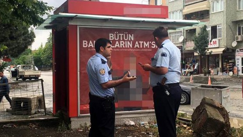 ATM’ye para yükledikten sonra kapısını açık unuttular