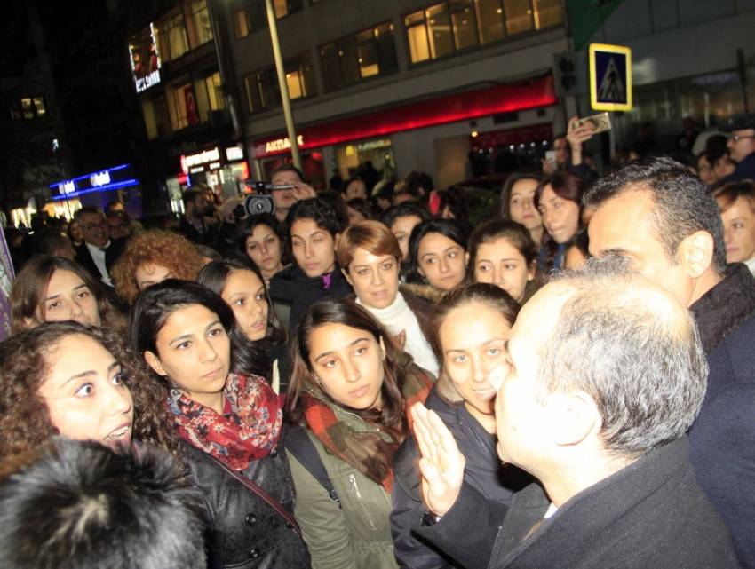 Kadınların yürüyüşüne OHAL engeli