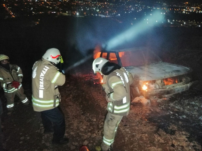 Ormanlık alandan gelen patlama sesi sonrası alevler yükseldi