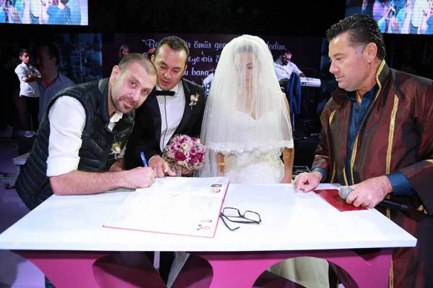 Nejat İşler nikah şahidi oldu