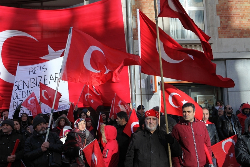 Brüksel’de Zeytin Dalı Harekatı’na destek mitingi