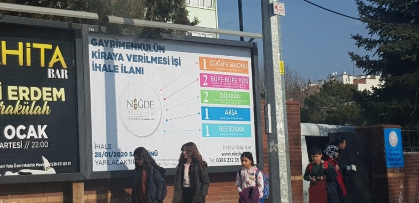 Niğde Belediyesinin İhale ilanları Bilboardlarda