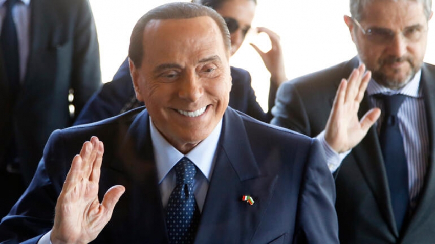 Berlusconi hastaneye kaldırıldı