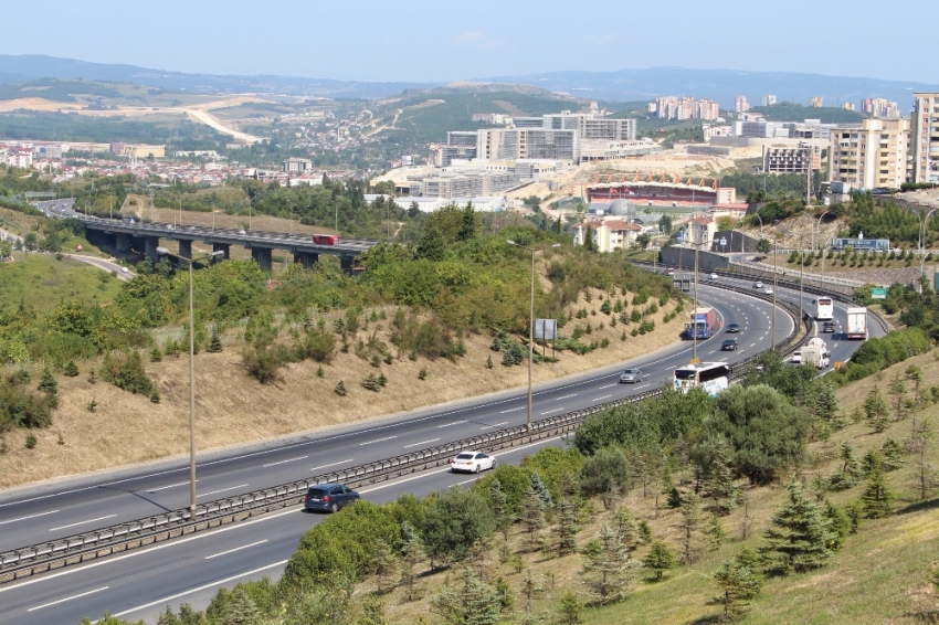 TEM Otoyolu’ndaki bayram trafiği normale döndü