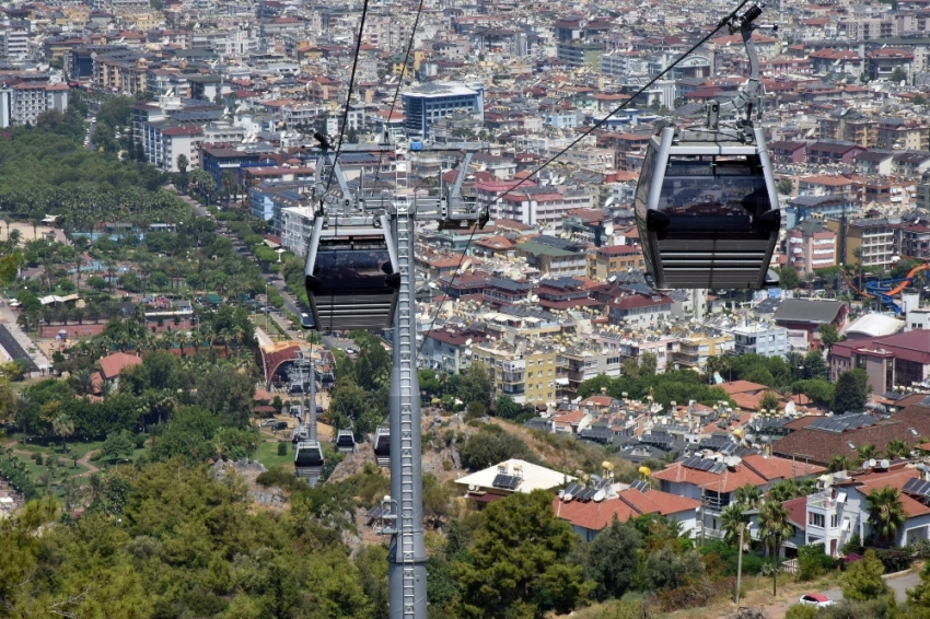 İlk gününde 3 bin kişi taşıdı