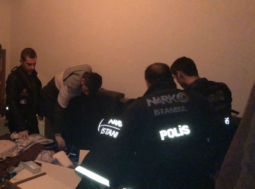 Narkotik operasyonunda polisi şoke eden raylı sistem