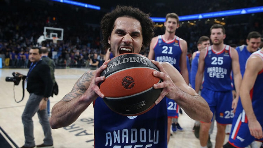 Shane Larkin milli formaya çok yakın