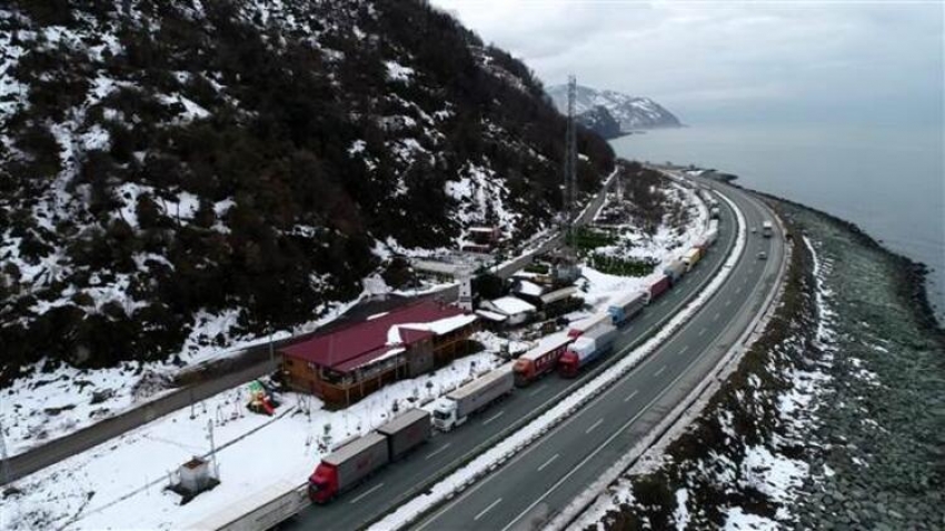 TIR kuyruğu 40 km'yi buldu