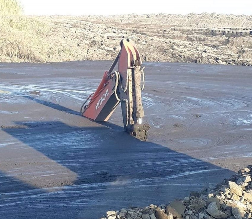 Şlam havuzunda kalan işçiyi kurtarma çalışmaları devam ediyor