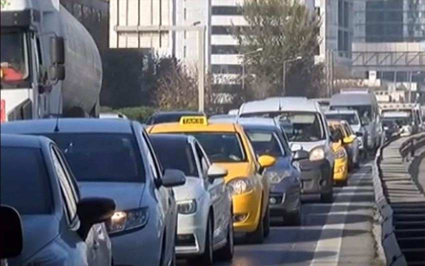 İstanbul'da trafiği felç eden kaza