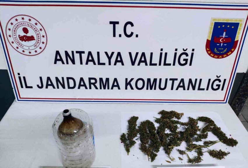 Misafirhanenin dolabından uyuşturucu çıktı