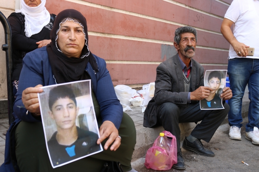 Diyarbakır’da HDP önündeki oturma eylemi 5. gününde