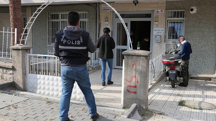 Arkadaşını bilgisayar oyunu için öldürdü