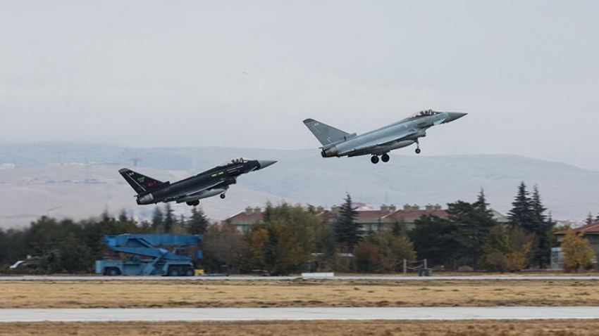 Türk ve İngiliz jetlerinden ortak eğitim uçuşu