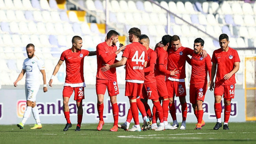 Akhisar yarım düzene gol yedi