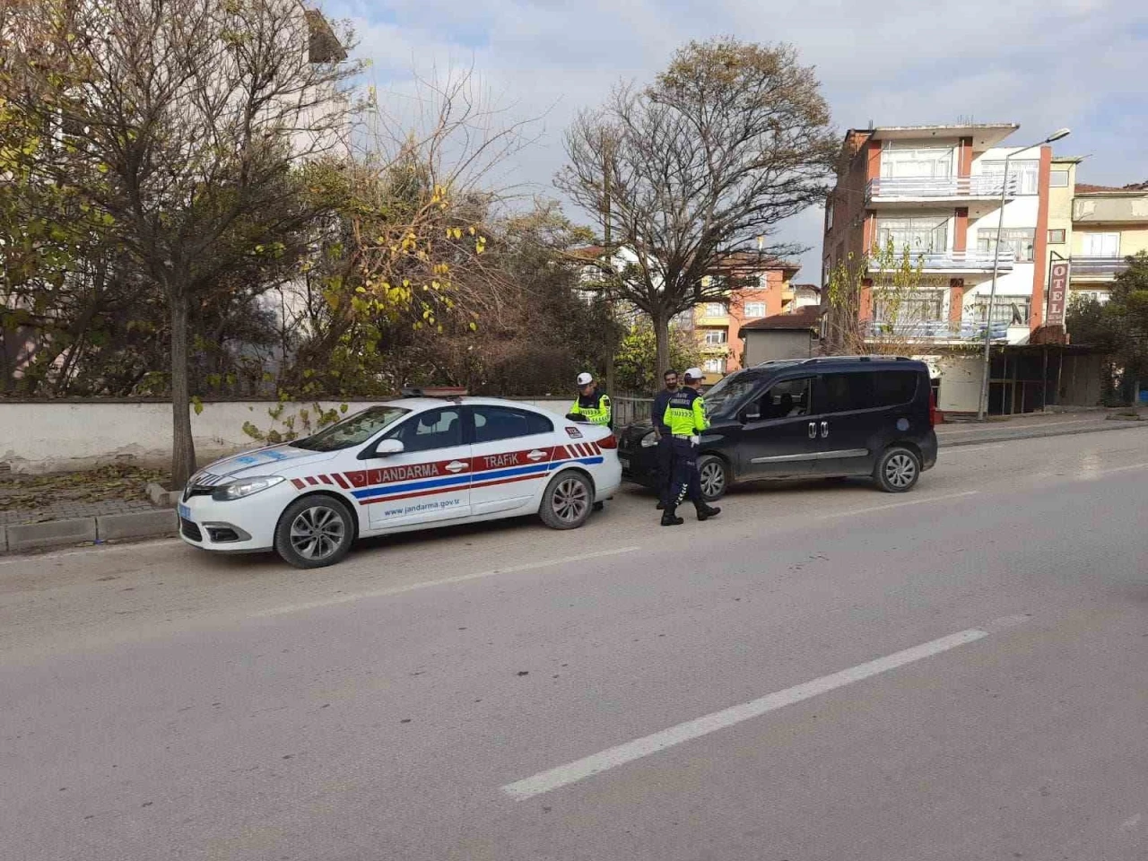 6 motosiklet trafikten men edildi
