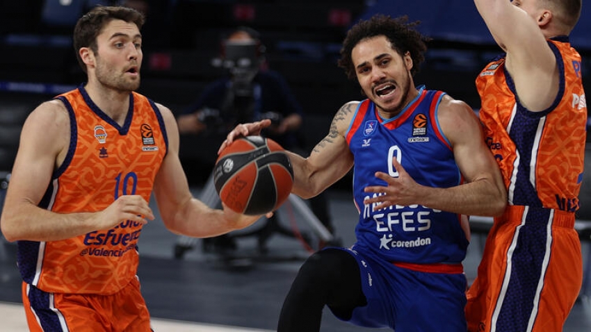 Anadolu Efes'ten rahat galibiyet