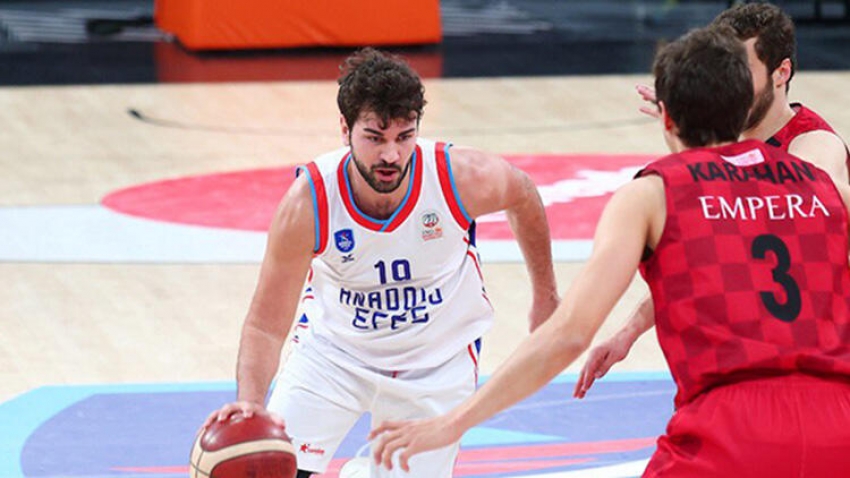 Anadolu Efes'ten farklı galibiyet