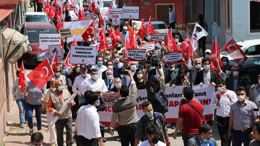 İncirlik Üssü'nde ABD protestosu