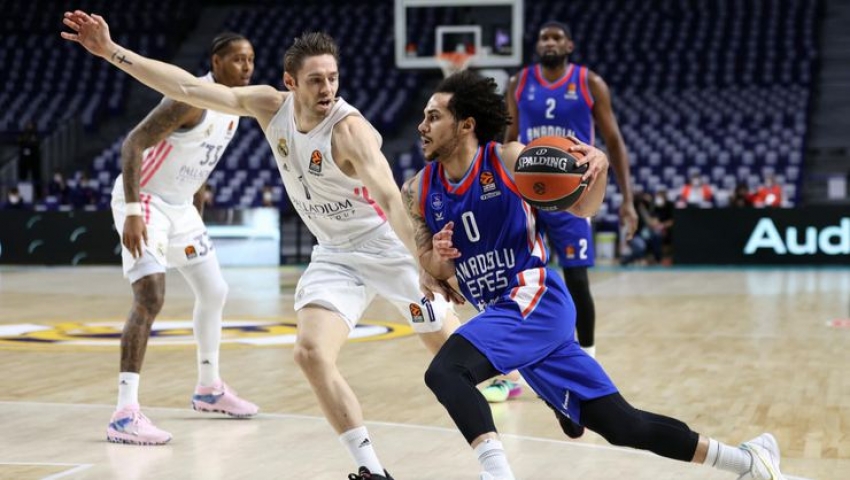 Anadolu Efes adını 4'lü finale yazdırdı