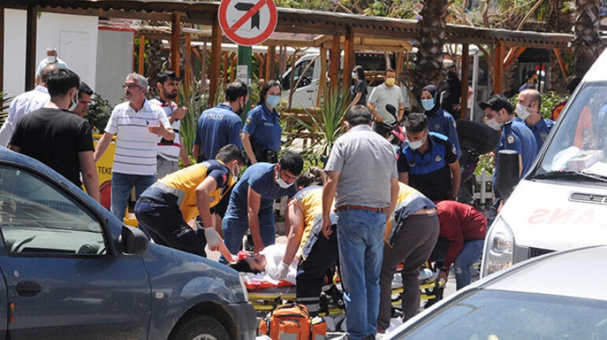 İlk önce annesini yaraladı ardından 2 kişiyi öldürdü