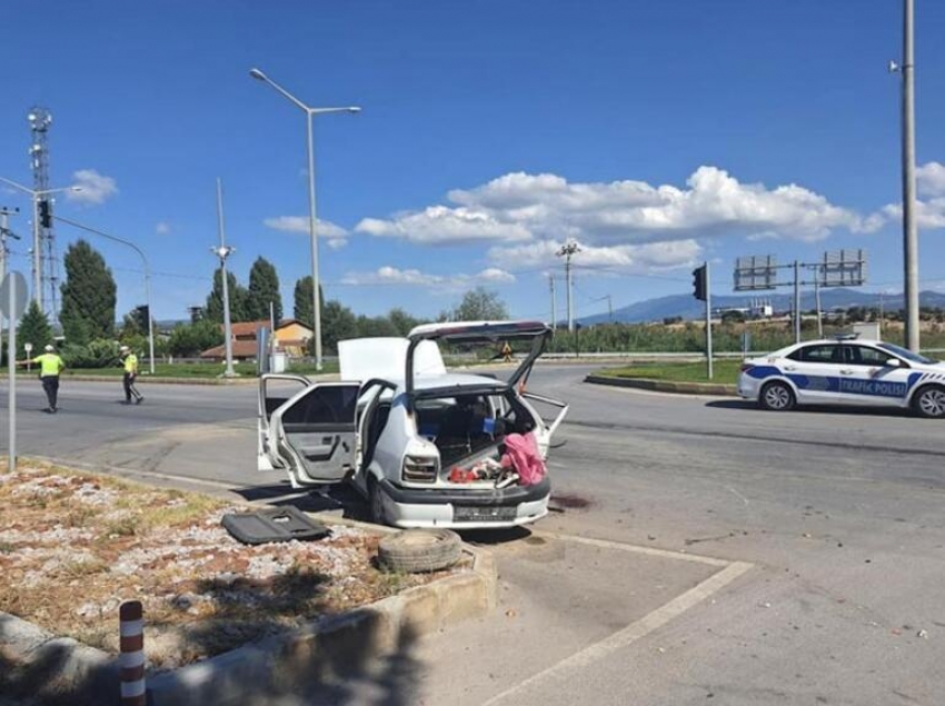 Sivil polis aracı ile otomobil çarpıştı: 2'si polis 5 yaralı