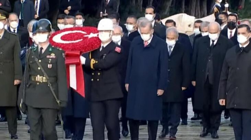 Devlet erkanı Ata'nın huzurunda