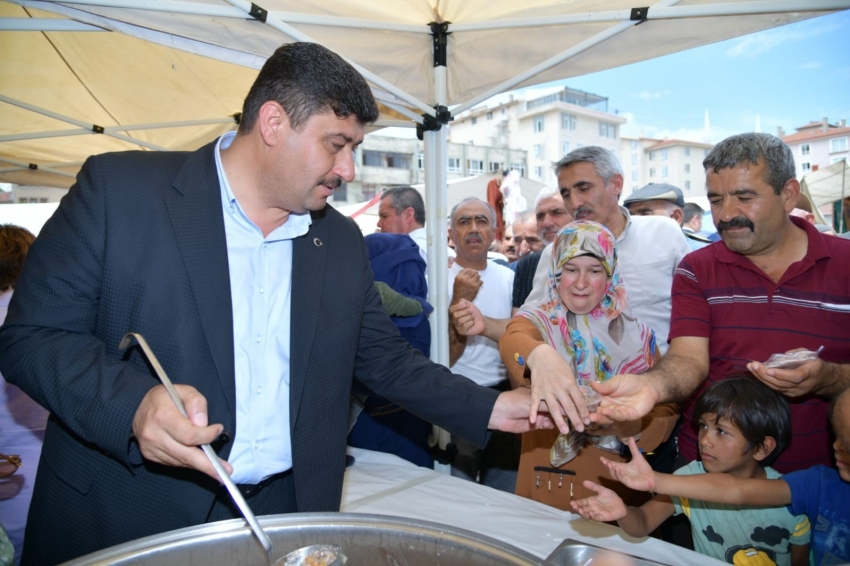 Aşure kazanları kaynadı