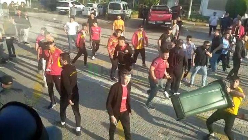 Türkiye Kupası finaline giden Sivasspor ve Kayserispor taraftarları arasında olaylar !