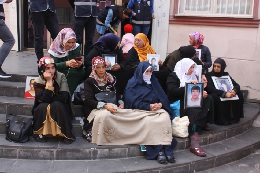 HDP önündeki ailelerin evlat nöbeti 56. gününde