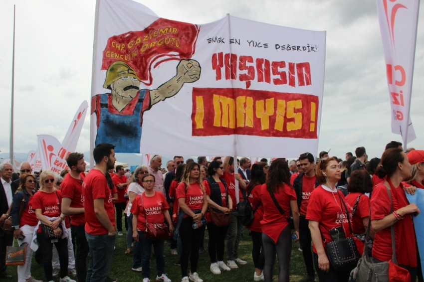 İzmir’de 1 Mayıs coşkusu