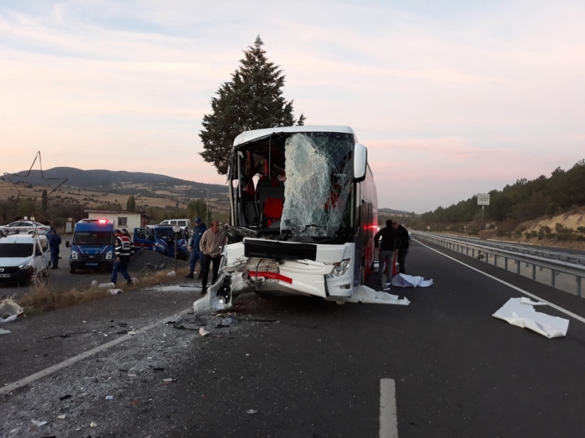 Uşak’ta otobüs kazası: 1 ölü, 26 yaralı