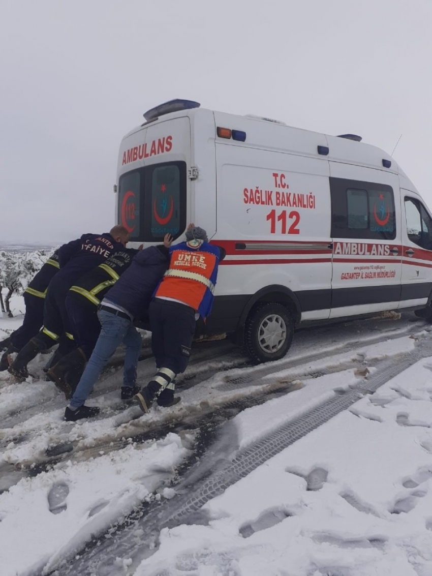 Bu kez vatandaşlar ekipleri kurtardı