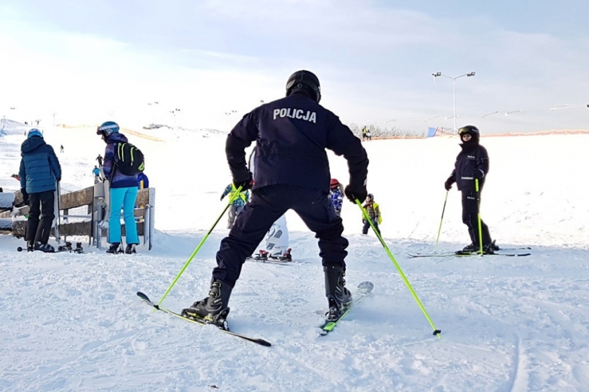 Polonya'da kayaklı polisler görevde