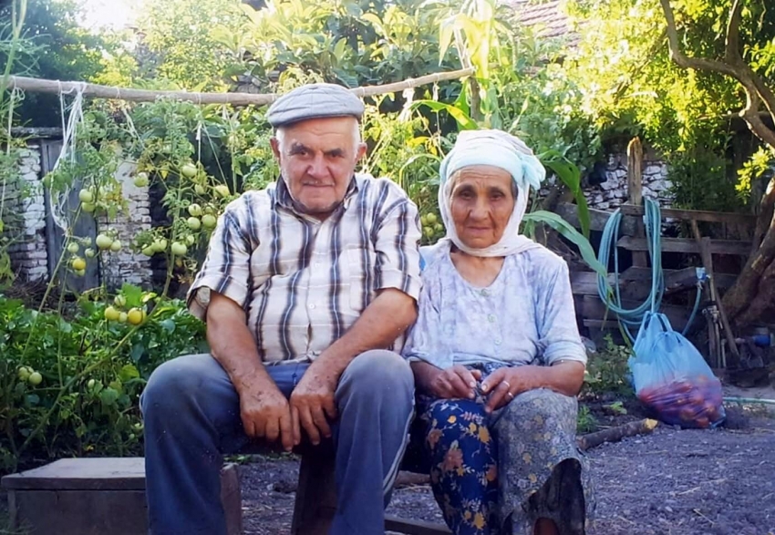 68 yıldır evli çift, 10 dakika arayla yaşamını yitirdi