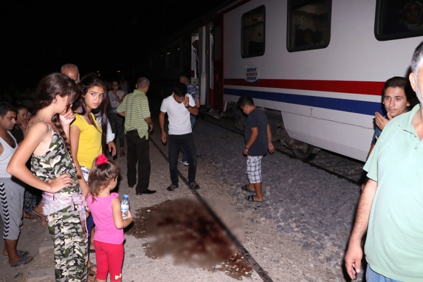 Ağabeyinin nişanına giderken tren çarptı