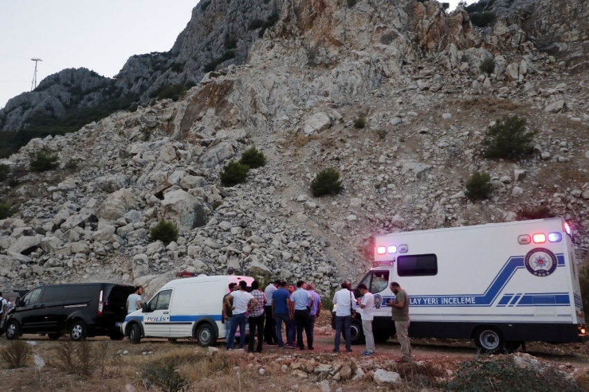 Antalya-Kemer yolu üzerinde çok sayıda polis sevk edildi