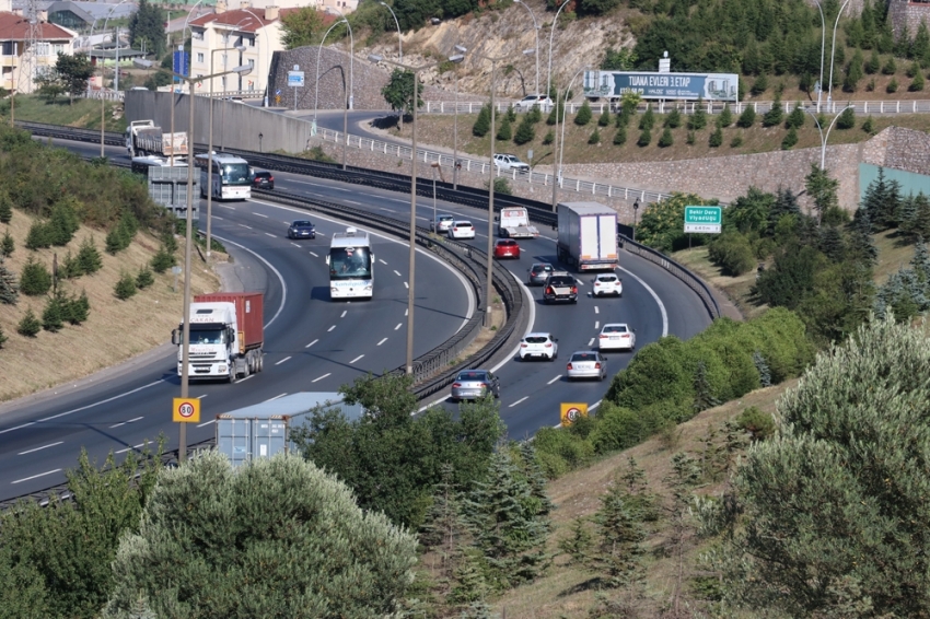 TEM Otoyolu’nda bayram yoğunluğu başladı