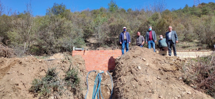 Köylerde içme suyu hattı çalışmaları devam ediyor