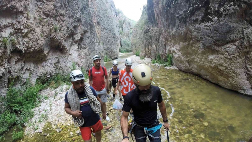 Zinav kanyonu adrenalin tutkunlarını cezbediyor