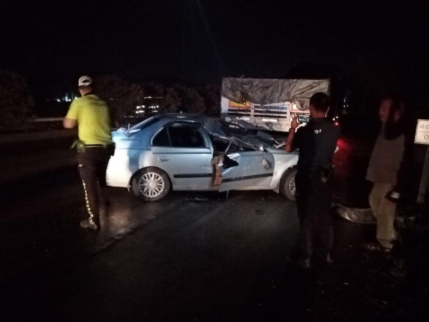 Otomobil ve TIR çarpıştı, 2 yaşındaki çocuk öldü