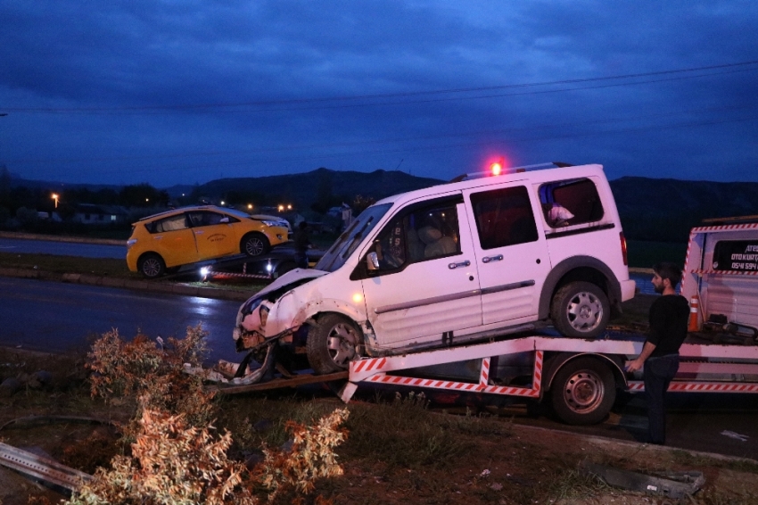 Sivas’ta trafik kazası: 8 yaralı