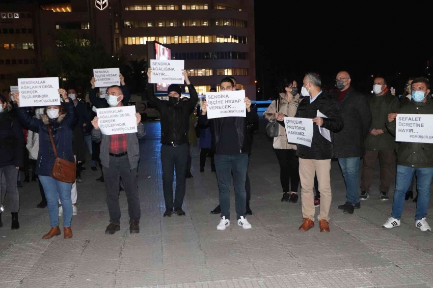 Sağlık işçileri kendi sendikalarını protesto etti