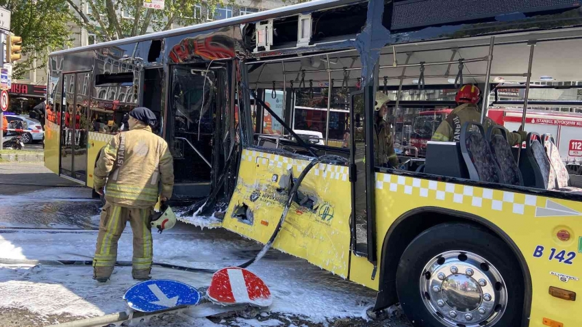 Tramvay ile İETT otobüsü çarpıştı: 6 yaralı