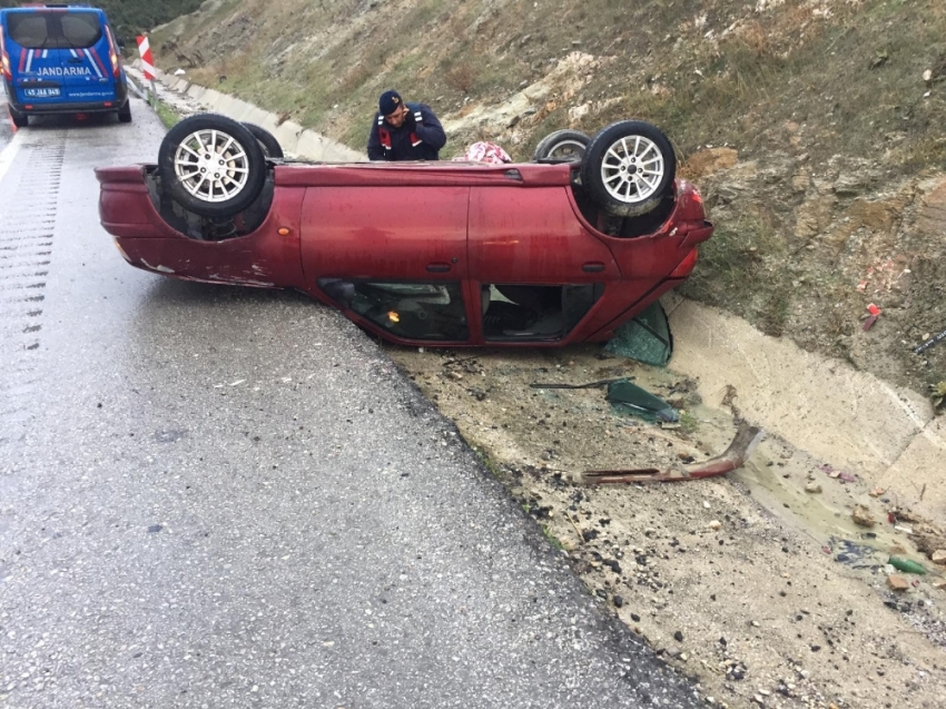 Manisa’da yağmur kazaları beraberinde getirdi: 1’i ağır 3 yaralı